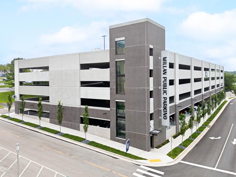 Millan Public Parking Garage